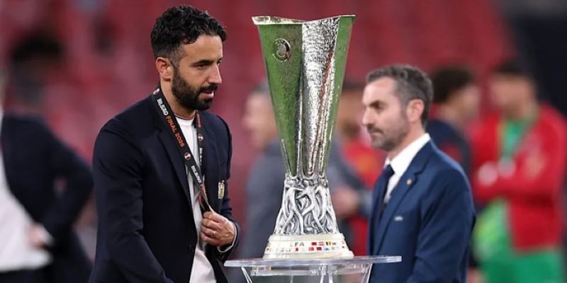 Ruben Amorim tìm cách vực dậy MU